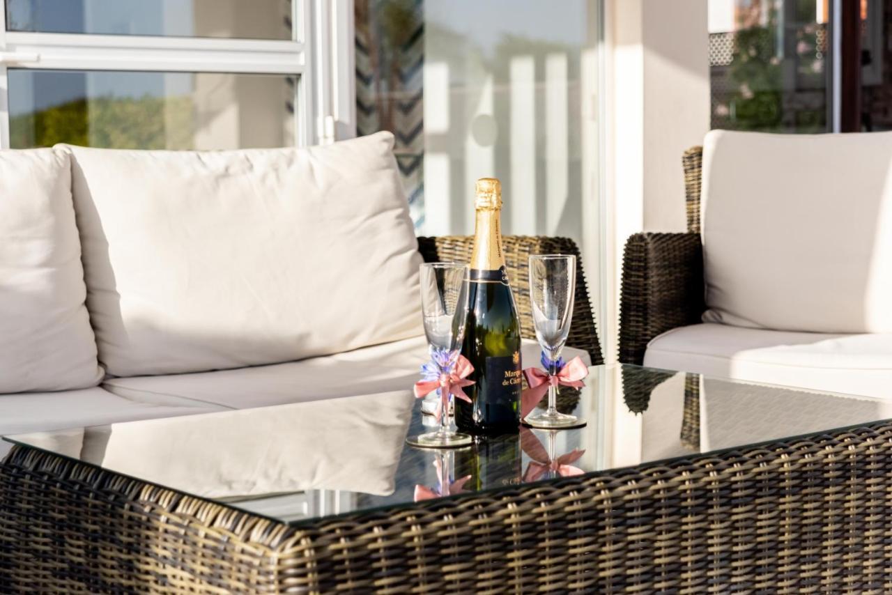 Villa Marina Sunrise By Ezoria Villas Coral Bay Exteriör bild