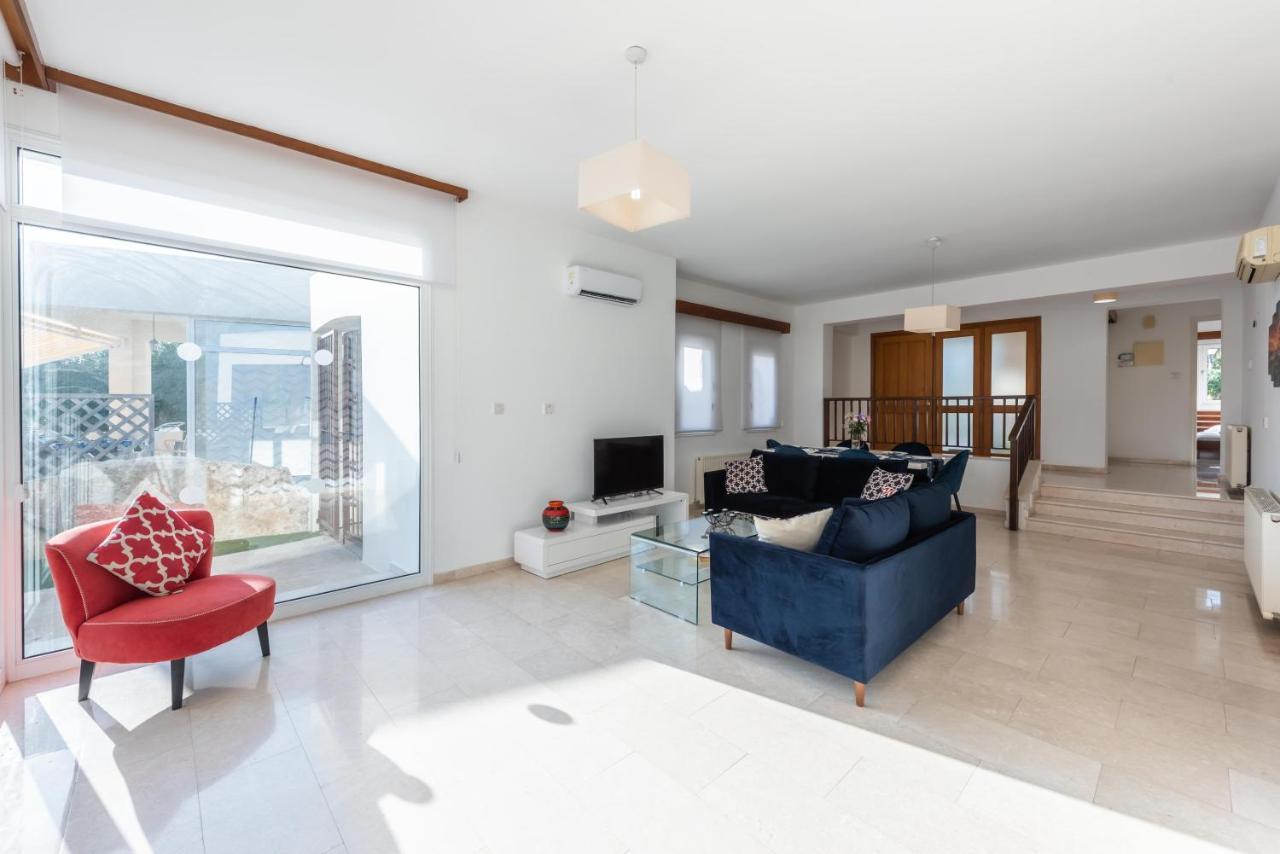 Villa Marina Sunrise By Ezoria Villas Coral Bay Exteriör bild
