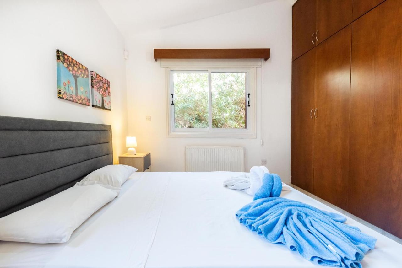 Villa Marina Sunrise By Ezoria Villas Coral Bay Exteriör bild